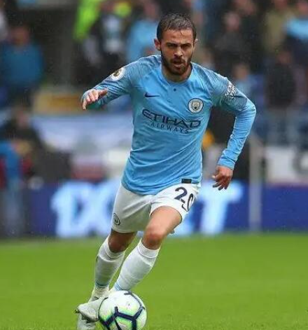 曼城強(qiáng)勢復(fù)蘇：B席談防守關(guān)鍵與維拉之戰(zhàn)展望