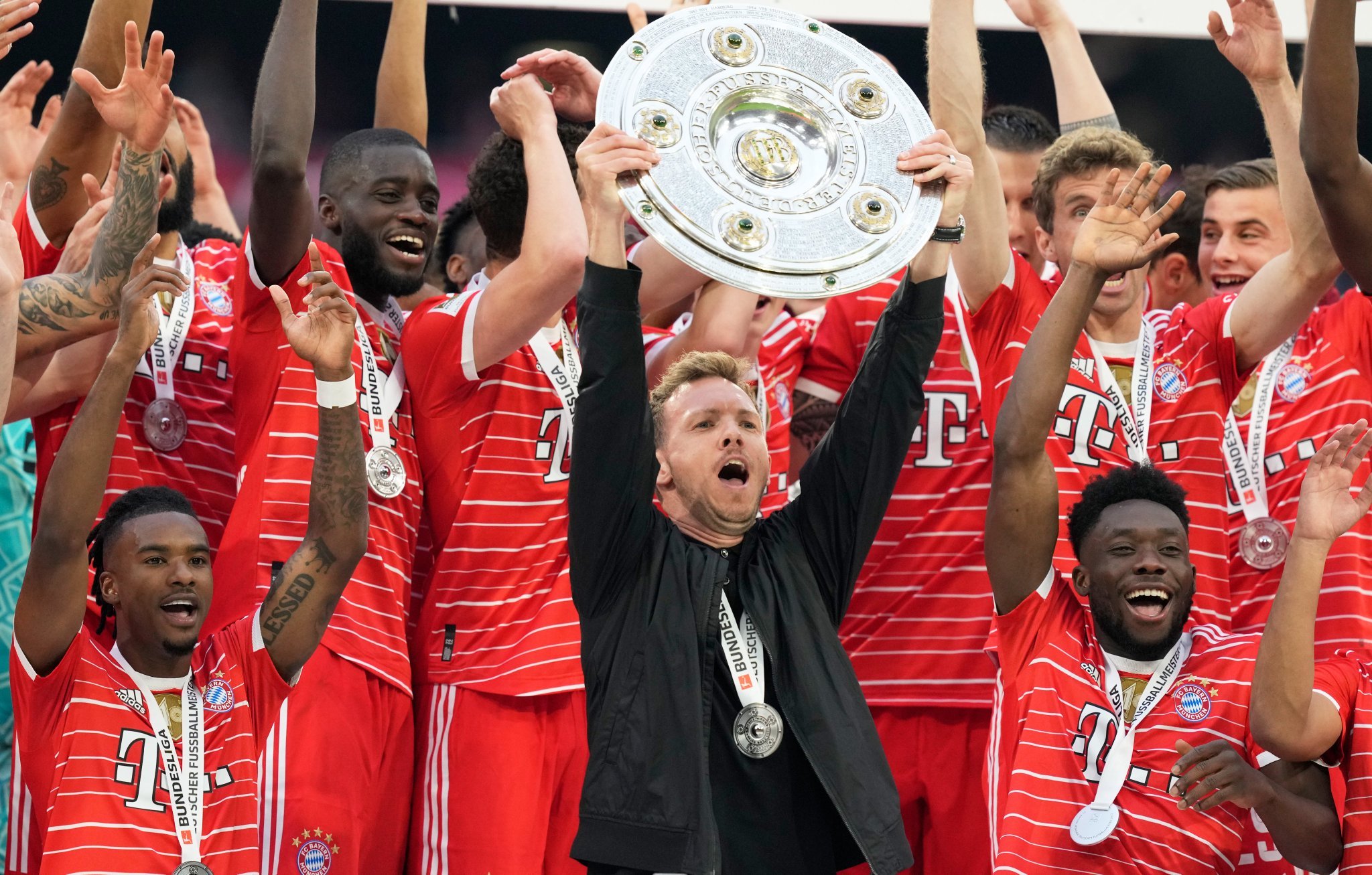 拜仁慕尼黑：歐冠賽場(chǎng)的德意志戰(zhàn)車轟鳴向前