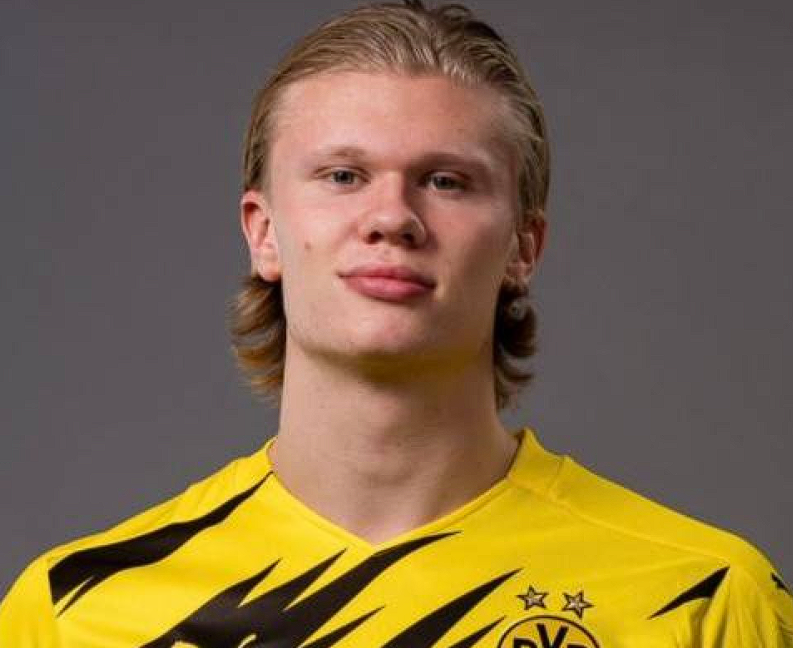 近日，西班牙足球轉(zhuǎn)會(huì)市場(chǎng)傳出了一則備受矚目的消息，皇馬與挪威鋒線新星哈蘭德之間的轉(zhuǎn)會(huì)傳聞引發(fā)了廣泛關(guān)注。據(jù)西班牙知名記者Jorge Picón在相關(guān)渠道透露，這一傳聞并非毫無(wú)根據(jù)的猜測(cè)。 從哈蘭德本人的意愿來(lái)看，有可靠消息源——哈蘭德身邊人士證實(shí)，這位年輕且極具天賦的球員內(nèi)心深處十分渴望能夠身披皇馬的白色戰(zhàn)袍，為這支<a href='https://www.www.bvzueha.com/news/tag/284.html' style='color: blue;'>西甲</a>豪門(mén)效力。哈蘭德作為當(dāng)今足壇備受矚目的新生代前鋒，其出色的身體素質(zhì)、門(mén)前嗅覺(jué)以及強(qiáng)大的得分能力，使他成為了眾多豪門(mén)俱樂(lè)部覬覦的對(duì)象。而皇馬，作為歐洲足壇的頂級(jí)豪門(mén)，擁有悠久的歷史、輝煌的戰(zhàn)績(jī)以及龐大的球迷基礎(chǔ)，對(duì)于任何有追求的球員來(lái)說(shuō)，都具有極大的吸引力。 與此同時(shí)，西班牙媒體還報(bào)道了另一則與皇馬陣容變動(dòng)相關(guān)的消息。如果皇馬陣中的巴西球星維尼修斯選擇離開(kāi)球隊(duì)，那么皇馬管理層極有可能將引進(jìn)哈蘭德作為重要的補(bǔ)強(qiáng)舉措。Jorge Picón在播客節(jié)目中進(jìn)一步闡述了相關(guān)情況，他提到哈蘭德的經(jīng)紀(jì)人皮門(mén)塔曾多次公開(kāi)強(qiáng)調(diào)，球員在職業(yè)生涯的規(guī)劃上擁有高度的自主權(quán)，他掌控著自己的命運(yùn)走向。并且，哈蘭德與<a  style='color: blue;'>曼城</a>之間存在解約金條款這一特殊情況，盡管目前該條款的具體金額尚未向外界公布，但這無(wú)疑為哈蘭德未來(lái)的轉(zhuǎn)會(huì)提供了一種潛在的可能性。 Jorge Picón還針對(duì)哈蘭德加盟皇馬的可能性與維尼修斯的處境之間的關(guān)系發(fā)表了看法。他指出，目前維尼修斯并未完全拒絕與皇馬續(xù)約，雙方都秉持著積極的態(tài)度，相信能夠達(dá)成新的協(xié)議。然而，一旦維尼修斯最終決定留隊(duì)，那么哈蘭德加盟皇馬的可能性將會(huì)大幅降低。畢竟，皇馬在陣容構(gòu)建上需要綜合考慮多個(gè)因素，包括球員的位置、戰(zhàn)術(shù)體系以及薪資結(jié)構(gòu)等。 綜上所述，皇馬與哈蘭德之間的轉(zhuǎn)會(huì)傳聞并非空穴來(lái)風(fēng)，它涉及到球員的個(gè)人意愿、俱樂(lè)部的陣容規(guī)劃以及復(fù)雜的轉(zhuǎn)會(huì)條款等多個(gè)方面。未來(lái)，這一傳聞將如何發(fā)展，哈蘭德是否會(huì)真的披上皇馬的戰(zhàn)袍，值得我們持續(xù)關(guān)注。