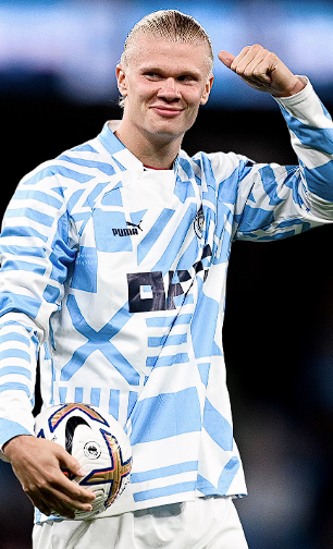 近日，西班牙足球轉(zhuǎn)會(huì)市場(chǎng)傳出了一則備受矚目的消息，皇馬與挪威鋒線新星哈蘭德之間的轉(zhuǎn)會(huì)傳聞引發(fā)了廣泛關(guān)注。據(jù)西班牙知名記者Jorge Picón在相關(guān)渠道透露，這一傳聞并非毫無(wú)根據(jù)的猜測(cè)。 從哈蘭德本人的意愿來(lái)看，有可靠消息源——哈蘭德身邊人士證實(shí)，這位年輕且極具天賦的球員內(nèi)心深處十分渴望能夠身披皇馬的白色戰(zhàn)袍，為這支西甲豪門(mén)效力。哈蘭德作為當(dāng)今足壇備受矚目的新生代前鋒，其出色的身體素質(zhì)、門(mén)前嗅覺(jué)以及強(qiáng)大的得分能力，使他成為了眾多豪門(mén)俱樂(lè)部覬覦的對(duì)象。而皇馬，作為歐洲足壇的頂級(jí)豪門(mén)，擁有悠久的歷史、輝煌的戰(zhàn)績(jī)以及龐大的球迷基礎(chǔ)，對(duì)于任何有追求的球員來(lái)說(shuō)，都具有極大的吸引力。 與此同時(shí)，西班牙媒體還報(bào)道了另一則與皇馬陣容變動(dòng)相關(guān)的消息。如果皇馬陣中的巴西球星維尼修斯選擇離開(kāi)球隊(duì)，那么皇馬管理層極有可能將引進(jìn)哈蘭德作為重要的補(bǔ)強(qiáng)舉措。Jorge Picón在播客節(jié)目中進(jìn)一步闡述了相關(guān)情況，他提到哈蘭德的經(jīng)紀(jì)人皮門(mén)塔曾多次公開(kāi)強(qiáng)調(diào)，球員在職業(yè)生涯的規(guī)劃上擁有高度的自主權(quán)，他掌控著自己的命運(yùn)走向。并且，哈蘭德與曼城之間存在解約金條款這一特殊情況，盡管目前該條款的具體金額尚未向外界公布，但這無(wú)疑為哈蘭德未來(lái)的轉(zhuǎn)會(huì)提供了一種潛在的可能性。 Jorge Picón還針對(duì)哈蘭德加盟皇馬的可能性與維尼修斯的處境之間的關(guān)系發(fā)表了看法。他指出，目前維尼修斯并未完全拒絕與皇馬續(xù)約，雙方都秉持著積極的態(tài)度，相信能夠達(dá)成新的協(xié)議。然而，一旦維尼修斯最終決定留隊(duì)，那么哈蘭德加盟皇馬的可能性將會(huì)大幅降低。畢竟，皇馬在陣容構(gòu)建上需要綜合考慮多個(gè)因素，包括球員的位置、戰(zhàn)術(shù)體系以及薪資結(jié)構(gòu)等。 綜上所述，皇馬與哈蘭德之間的轉(zhuǎn)會(huì)傳聞并非空穴來(lái)風(fēng)，它涉及到球員的個(gè)人意愿、俱樂(lè)部的陣容規(guī)劃以及復(fù)雜的轉(zhuǎn)會(huì)條款等多個(gè)方面。未來(lái)，這一傳聞將如何發(fā)展，哈蘭德是否會(huì)真的披上皇馬的戰(zhàn)袍，值得我們持續(xù)關(guān)注。