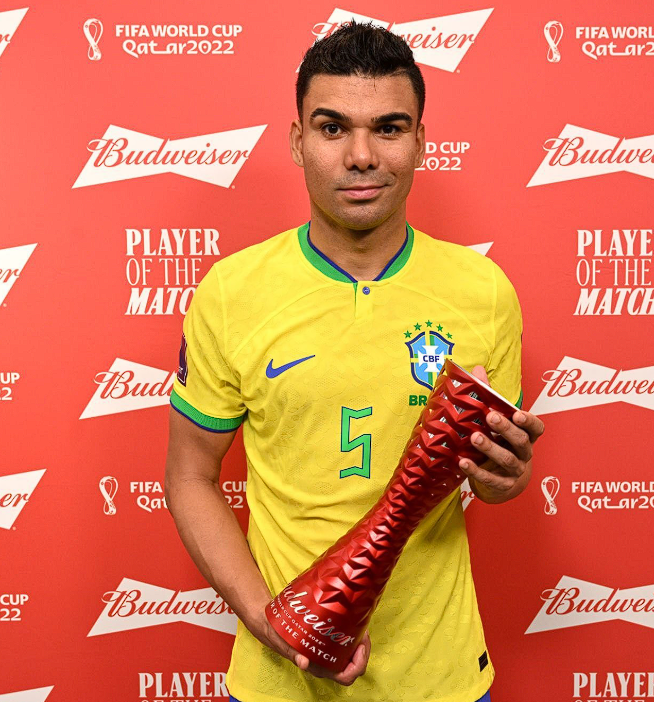 曼聯(lián)中場(chǎng)卡塞米羅：合約將至，未來何去何從