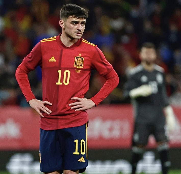 佩德里傷退后巴薩中場(chǎng)調(diào)整策略深度分析