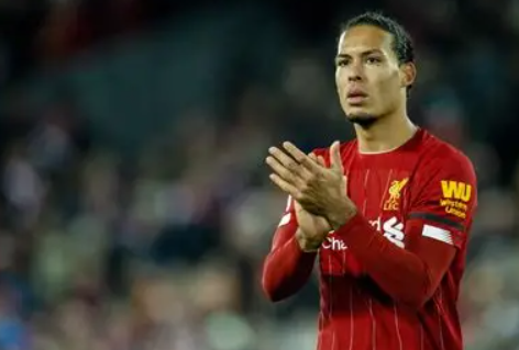 范戴克回應(yīng)魯尼質(zhì)疑：以成熟心態(tài)面對批評，團(tuán)結(jié)共克時(shí)艱