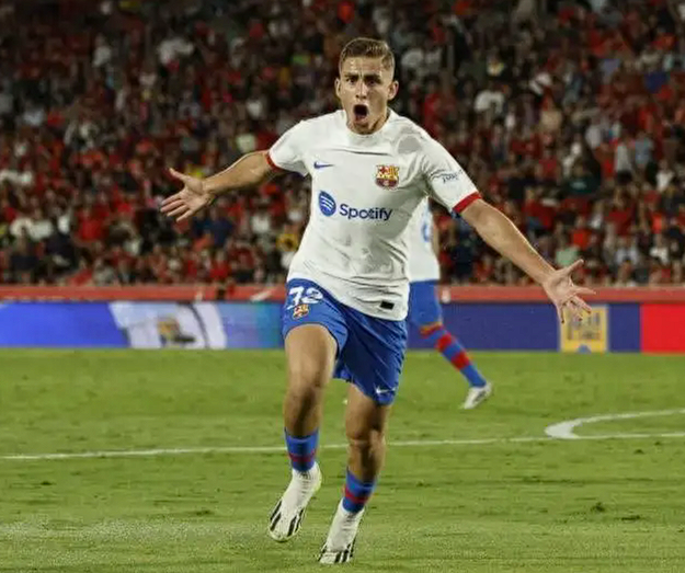 西甲新星閃耀：費(fèi)爾明成巴薩進(jìn)攻利器，身價(jià)飆升引轉(zhuǎn)會(huì)波瀾