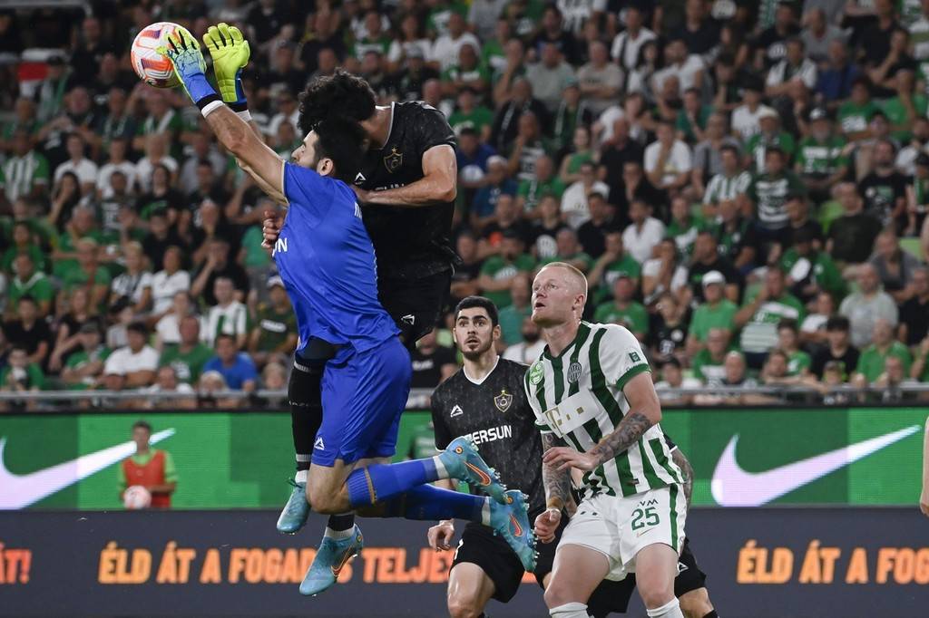 黑馬主場硬撼藍(lán)軍，歐冠激戰(zhàn)一觸即發(fā)