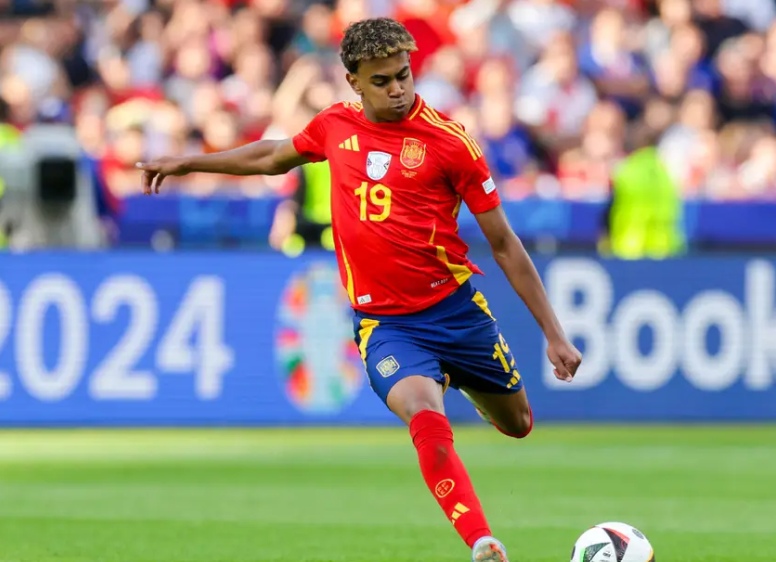 亞馬爾歐冠破門創(chuàng)紀錄，超越姆巴佩成最年輕七球先生