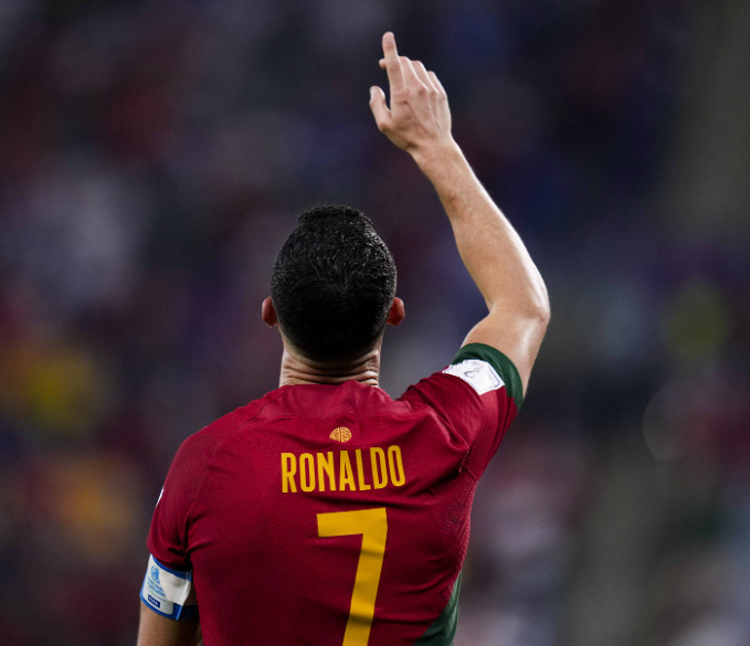 阿莫林回應(yīng)C羅評價：聚焦當(dāng)下，引領(lǐng)曼聯(lián)未來變革