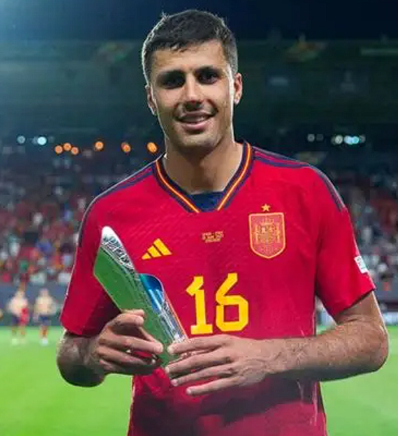 瓜帥看好羅德里賽季后程發(fā)力，傷病疑云籠罩其未來走向