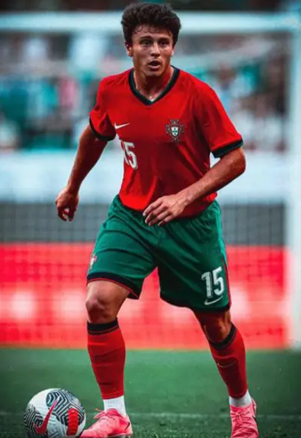 <a href='https://www.www.bvzueha.com/news/tag/1124.html' style='color: blue;'>巴黎圣日耳曼</a>客場(chǎng)險(xiǎn)勝里昂：若昂 - 內(nèi)維斯補(bǔ)時(shí)建功談賽后感悟