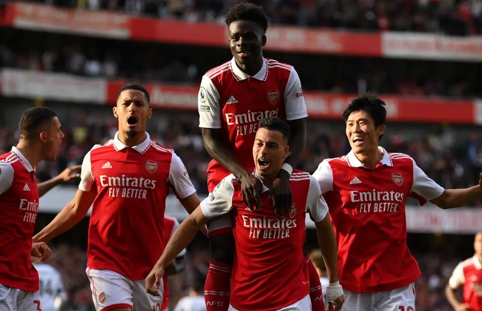 酋長球場見證復(fù)興：阿森納歐冠狂飆突進