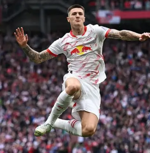 曼聯(lián)鋒線(xiàn)動(dòng)態(tài)：舍什科傷情與非洲杯球員去留分析